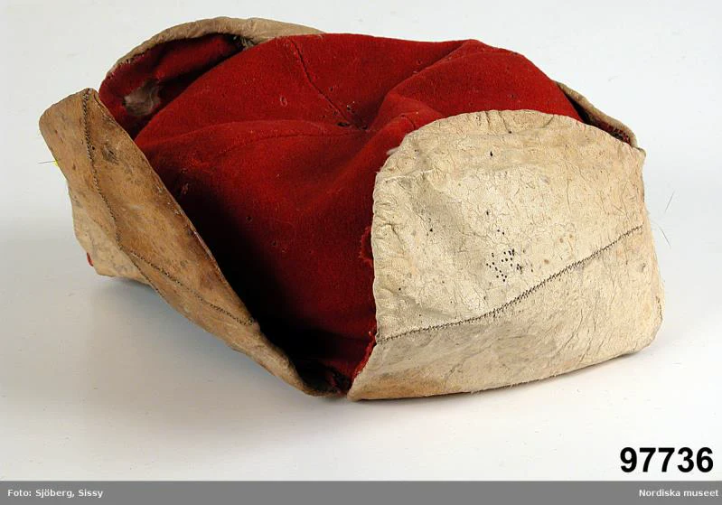 Шведские этнографические карпусы, без датировки. Nordiska museet. Инв. № NM.0097737 и NM.0097736. Изображение 1 из 2.
