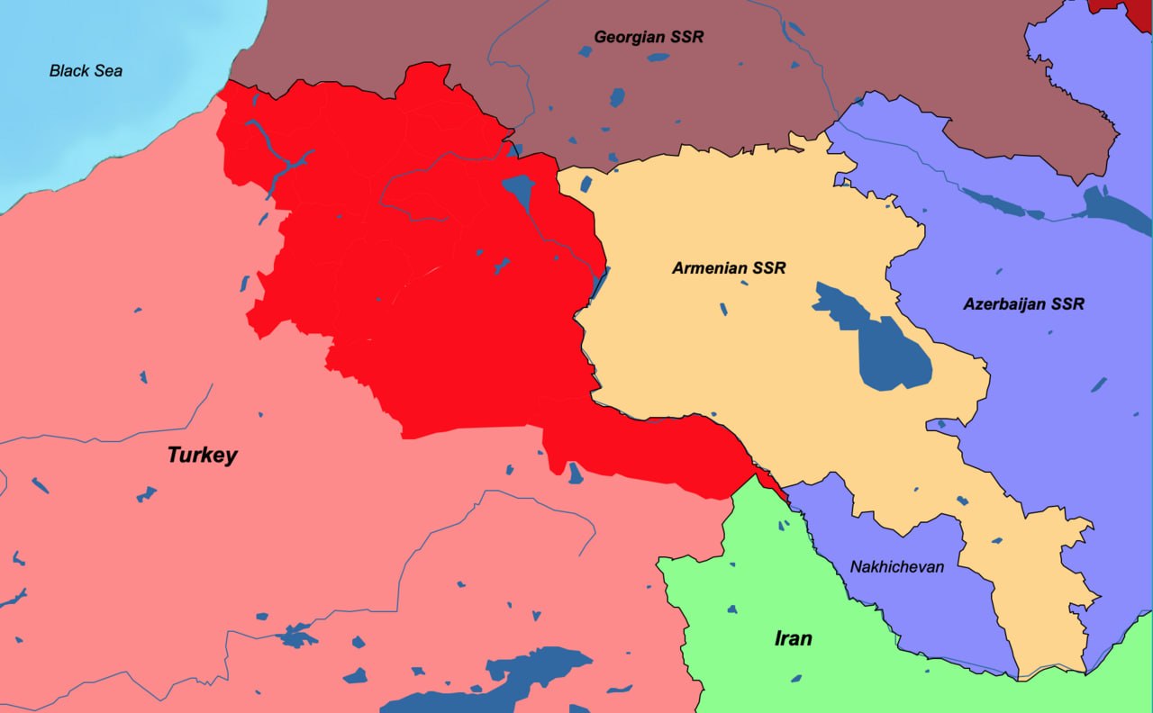Территориальные разграничения Турции, Армении, Азербайджана и Грузии по Московскому и Карскому мирному договорам (красным — территории, ранее входившие в состав России и отошедшие Турции)